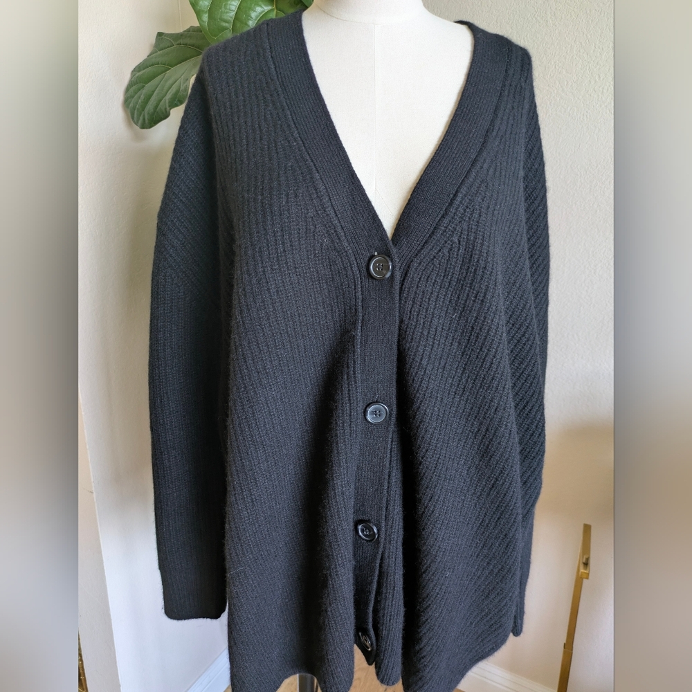 QUINCE Mongolian Cashmere OversizedBoyfriend Cardigan Sweater Black Medium 🖤